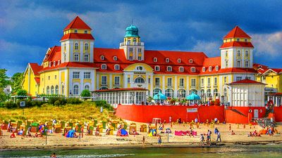 Beachside Hotel Download Jigsaw Puzzle