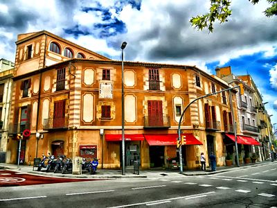 Building, Barcelona Download Jigsaw Puzzle