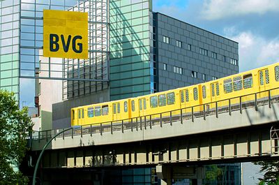 Train, Berlin Download Jigsaw Puzzle