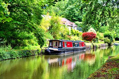 Houseboat, England Download Jigsaw Puzzle