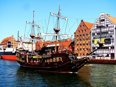 Tour Boat, Poland Download Jigsaw Puzzle
