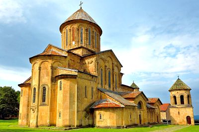 Ancient Stone Cathedral Download Jigsaw Puzzle